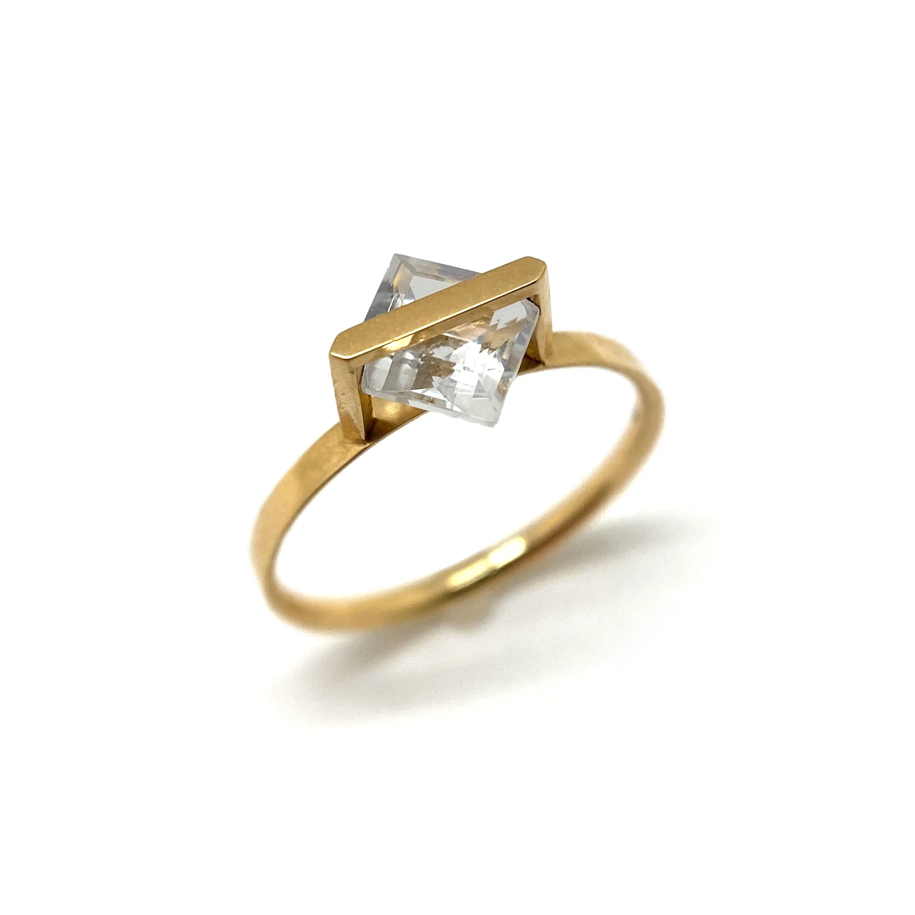 18k Gold & Quartz Ring