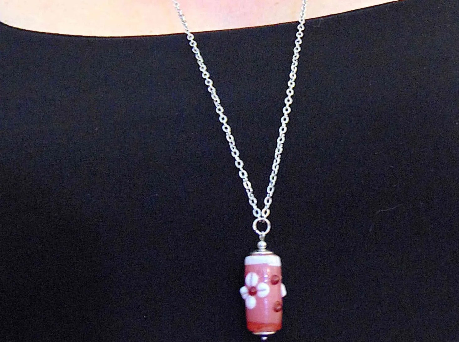 24- or 29-inch necklace with Murano glass cylinder in pink tones, 3D flowers, stainless steel chain