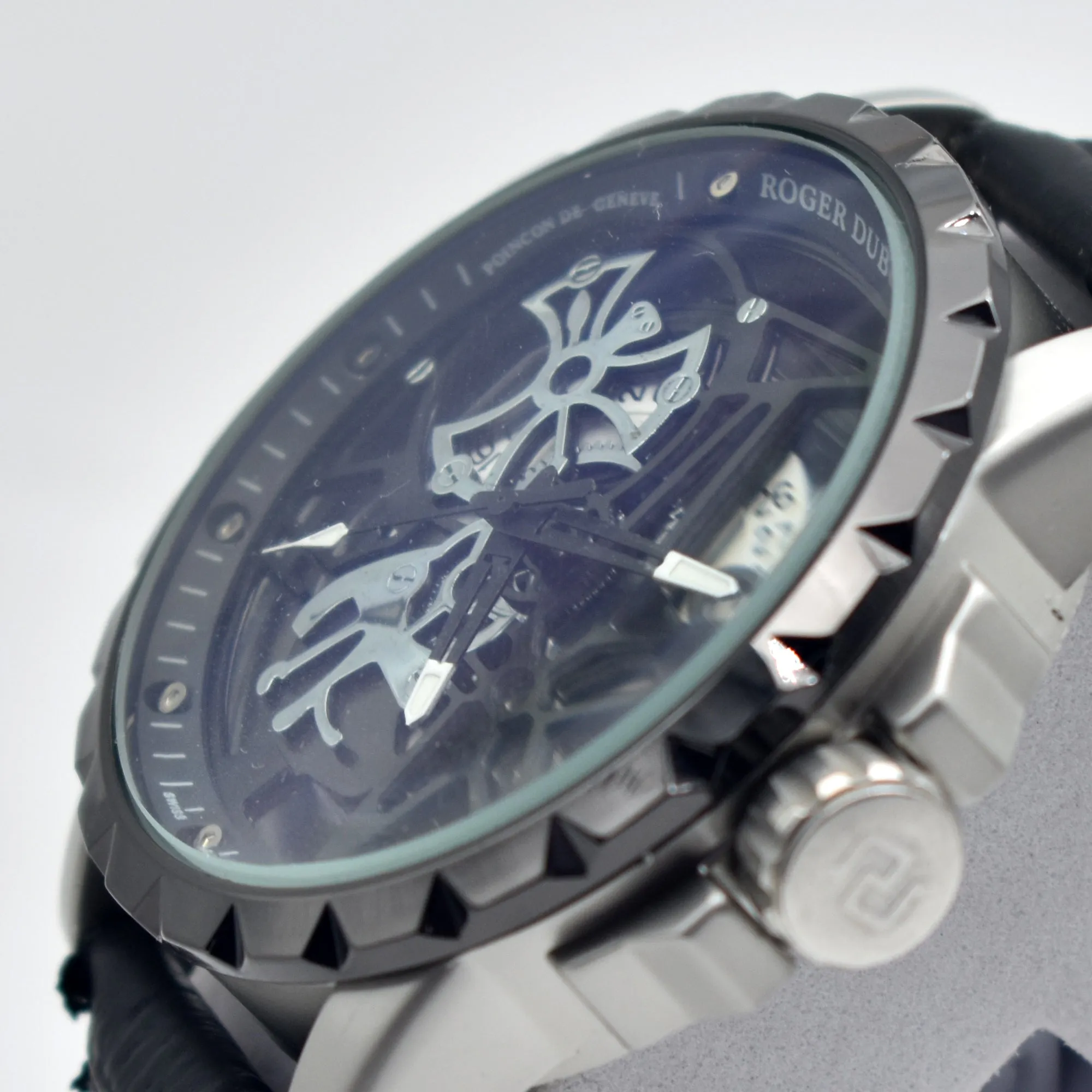 Brand New Roger Premium Quality Watch - Roger 01