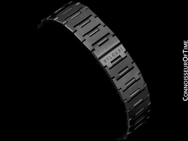 Bvlgari Bulgari Square Quadrato Mens Midsize / Unisex Watch, SQ 27SSD - Stainless Steel