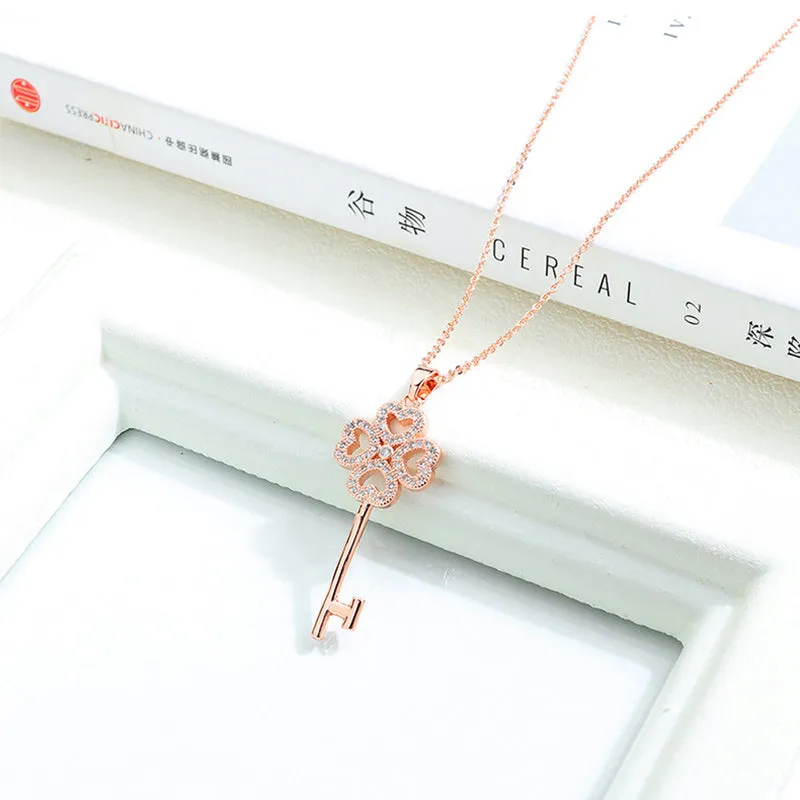 Copper Plated 18k Gold Necklace Lucky Grass With Diamond Clavicle Chain