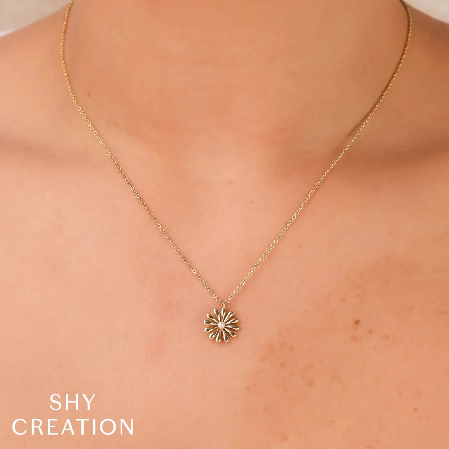 Cultured Pearl Flower Necklace