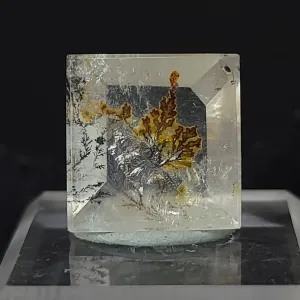 Dendritic Quartz. Square Facet,