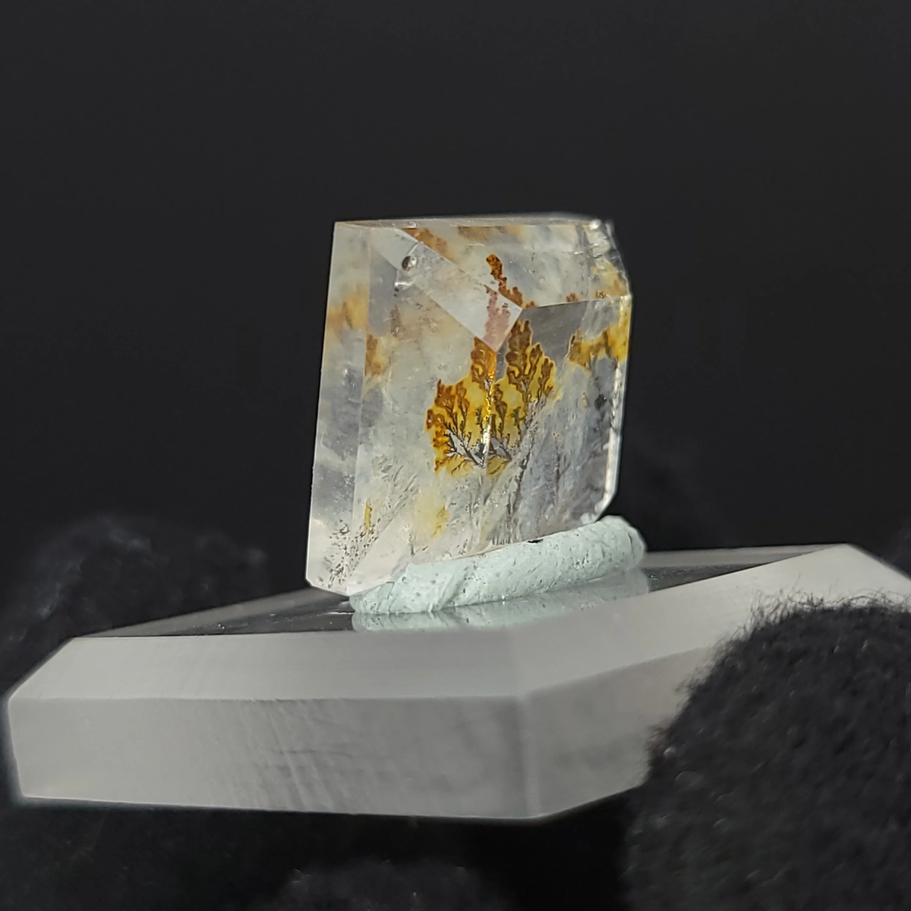 Dendritic Quartz. Square Facet,