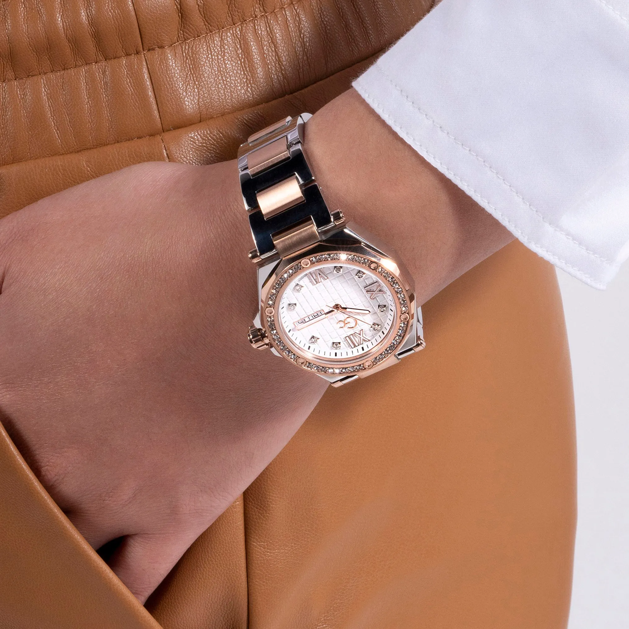 Gc Women's Watch Silver & Rose Gold Tone Case Quartz