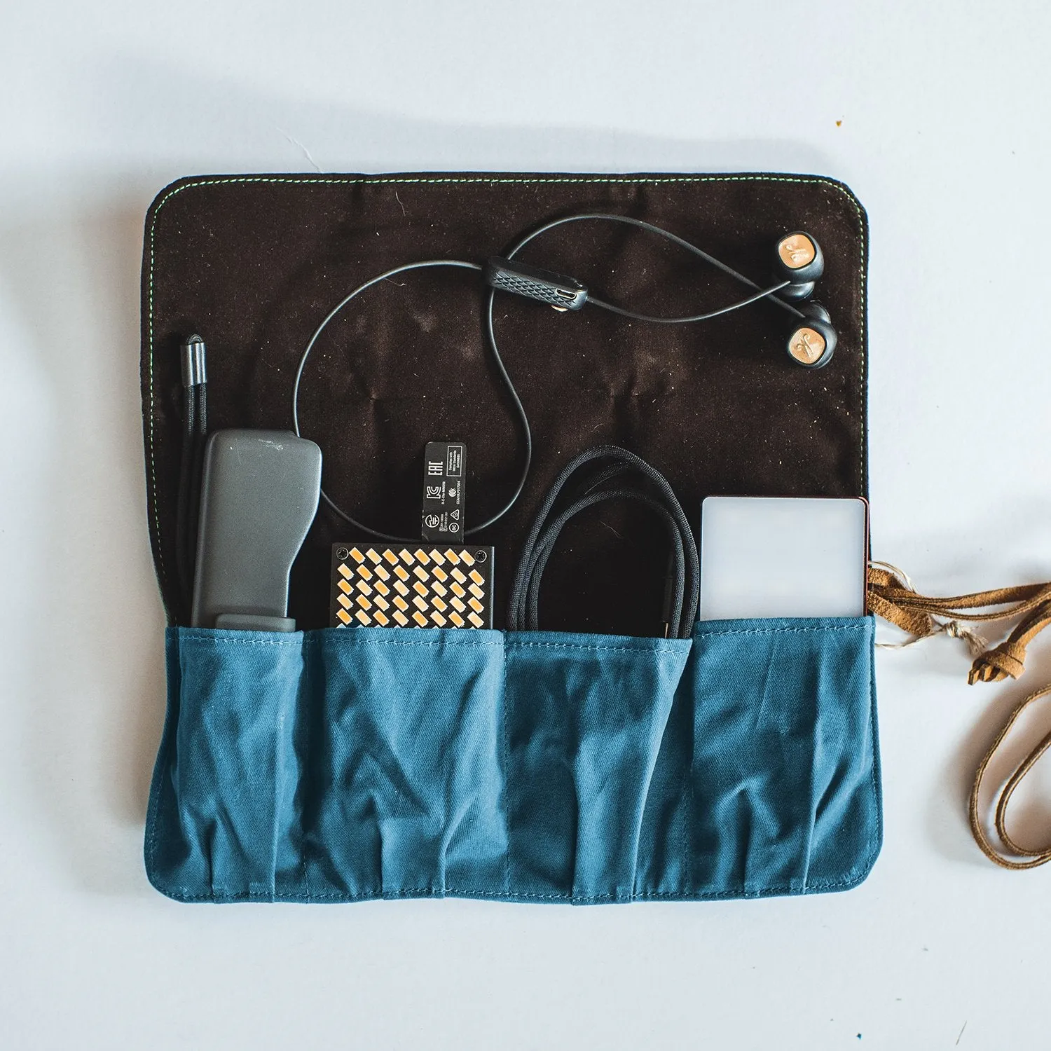 Gouache Barrie Waxed Canvas Watch Roll