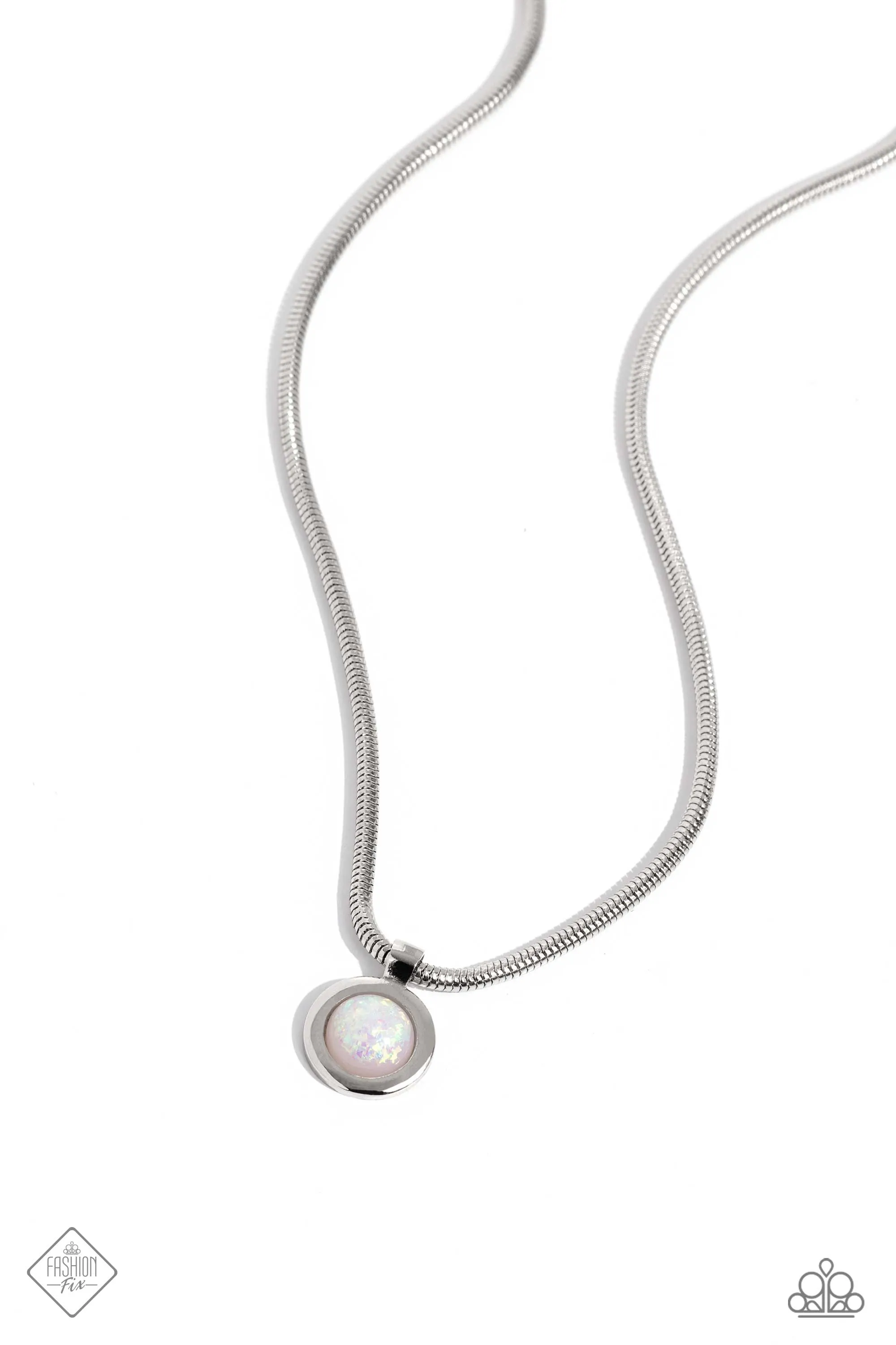 High-Strung Habit - White - Iridescent Bead Paparazzi Short Necklace - September 2023 Sunset Sightings