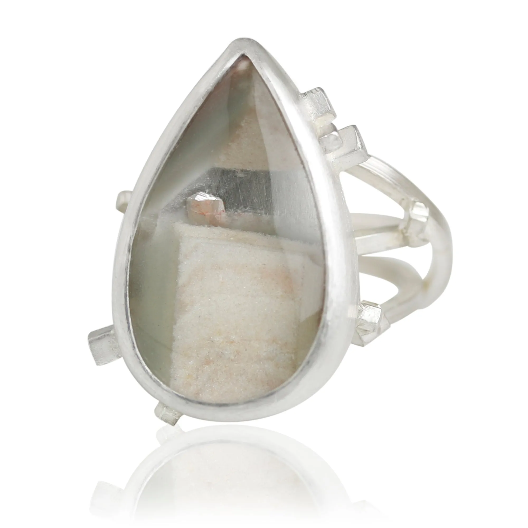 Included Quartz on a Square Wire Swirled Band. Size 7 1/4.