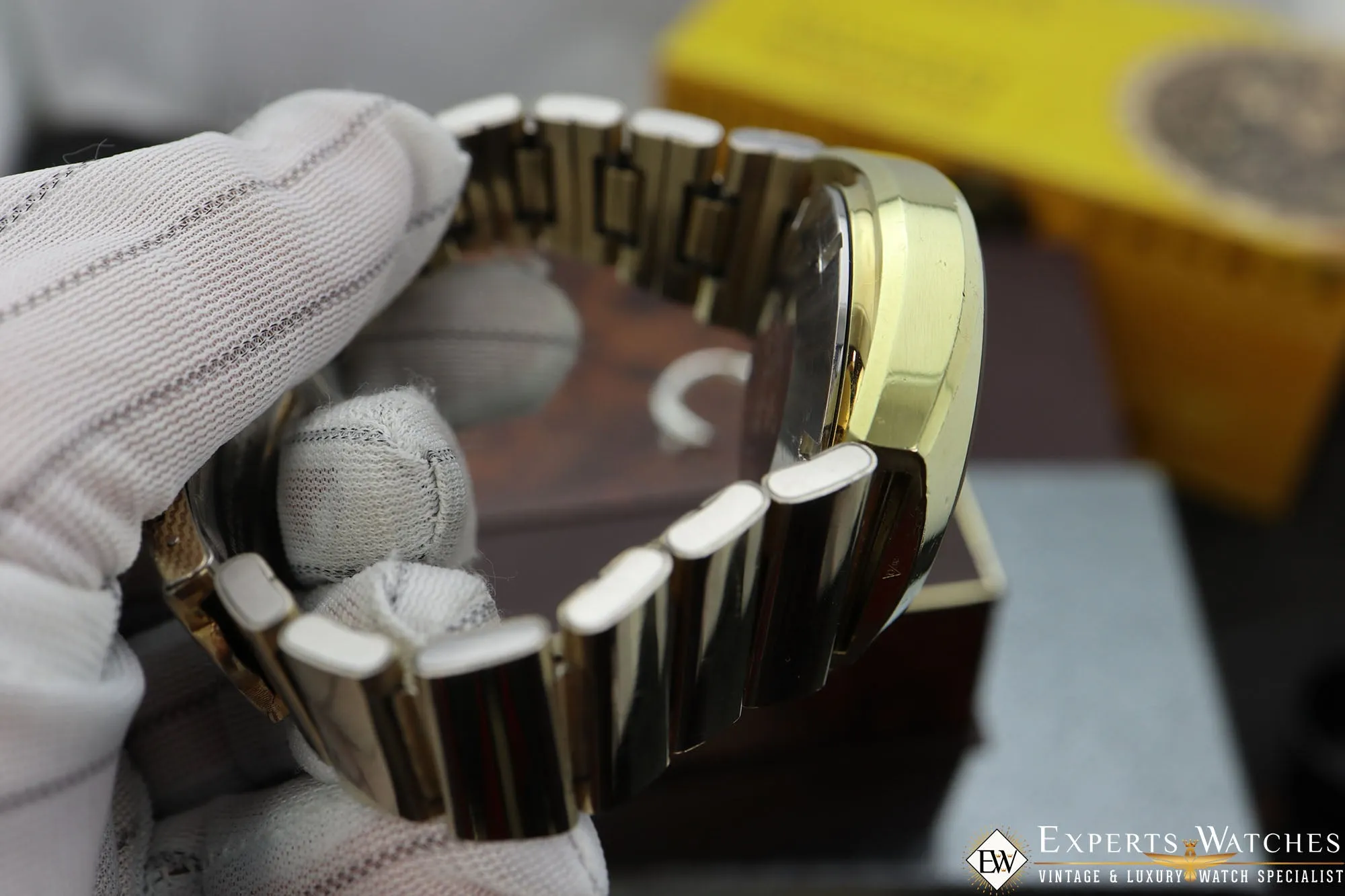 Military Omega Mark II SpeedMaster 147.034 1970 Chronograph 861 Gold Box Papers
