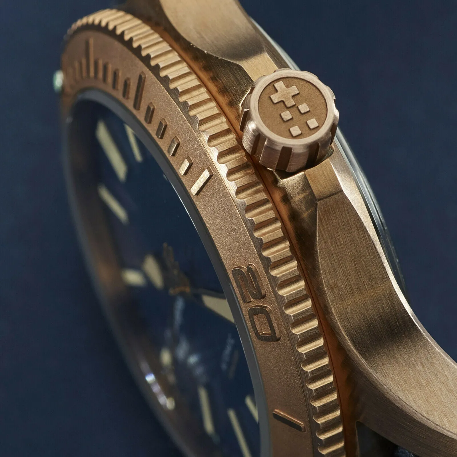New Christopher Ward C60 Trident Bronze Pro 600 Diver 38mm Vintage Style Watch