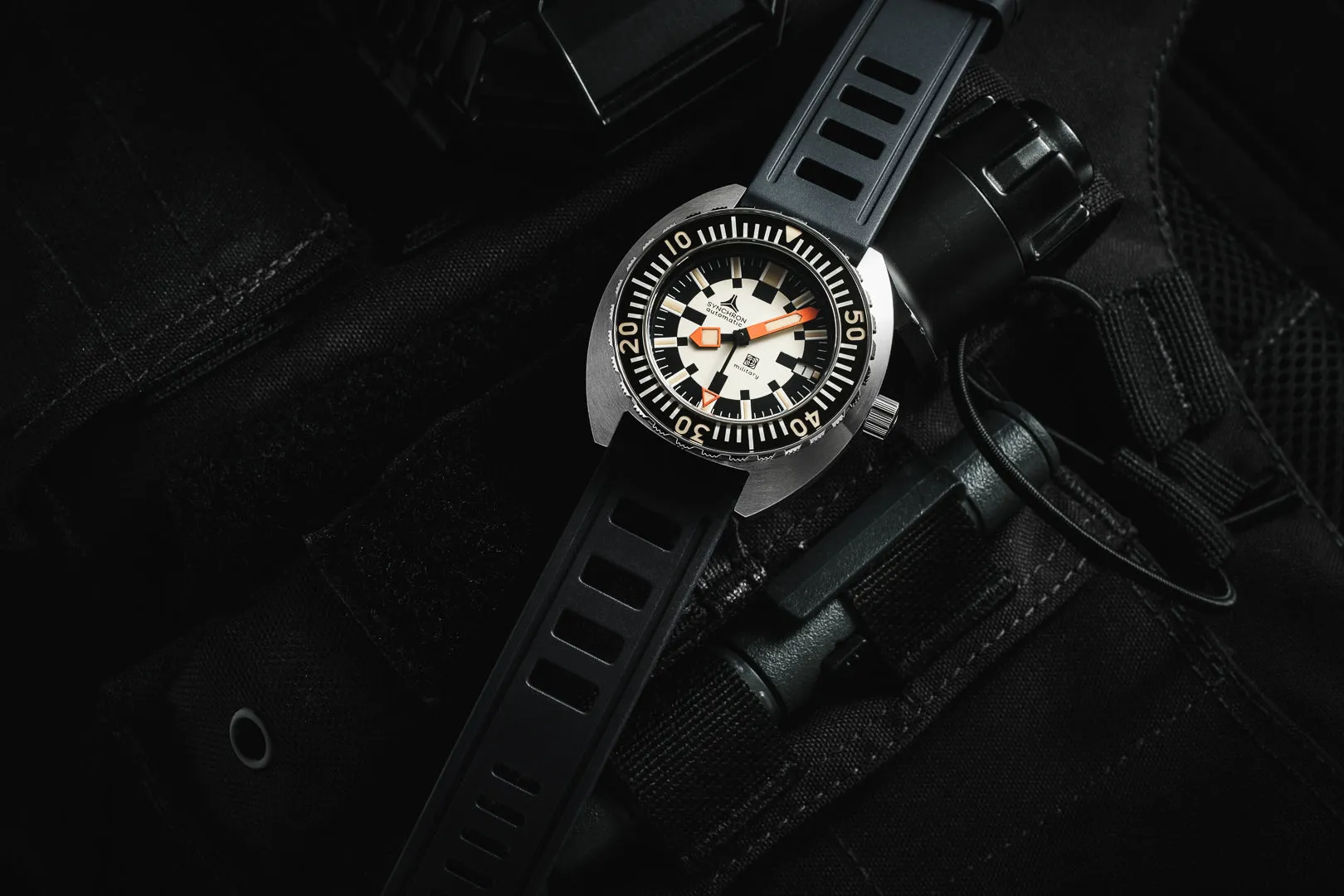 New Limited Edition SYNCHRON Military Diving Watch Silver ISOfrane Rubber
