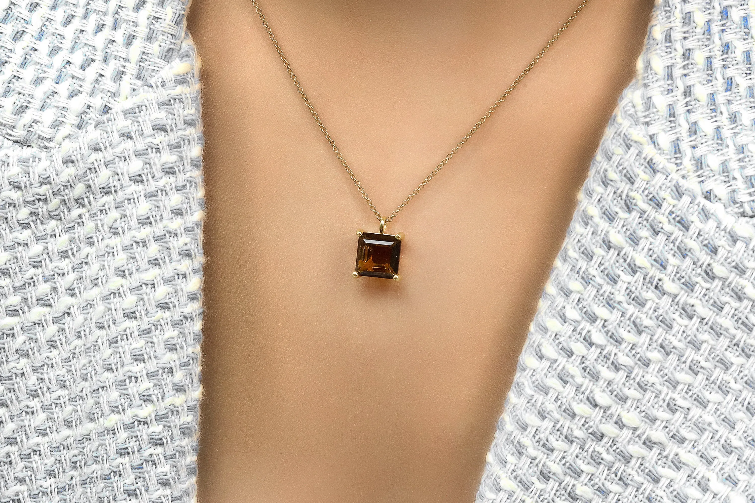 Stylish Natural Smoky Quartz Necklace in Gold