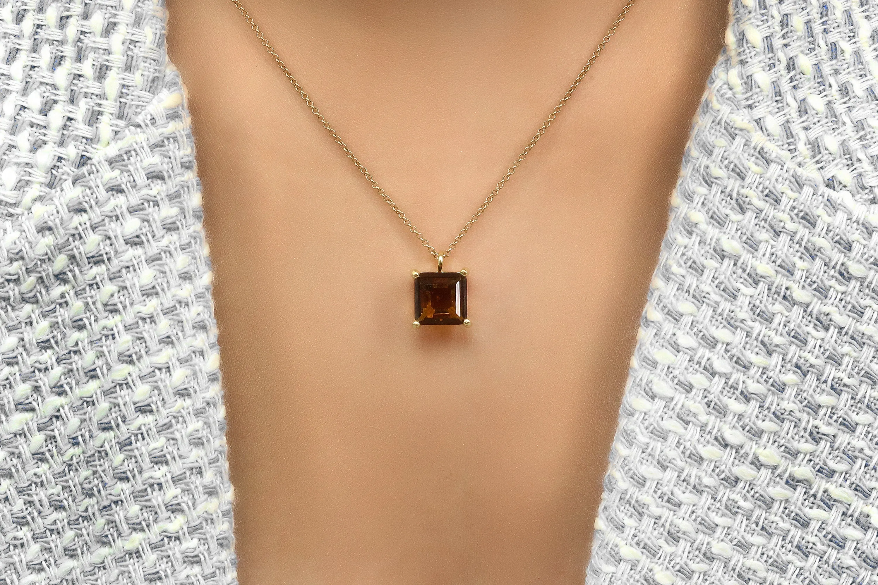 Stylish Natural Smoky Quartz Necklace in Gold
